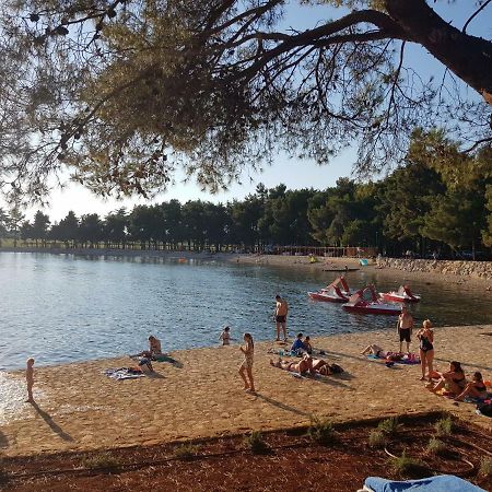 App Mirjana Apartman Novigrad Istria Kültér fotó